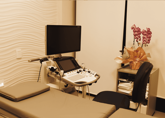 Sala de exame para ecodopplercardiograma fetal