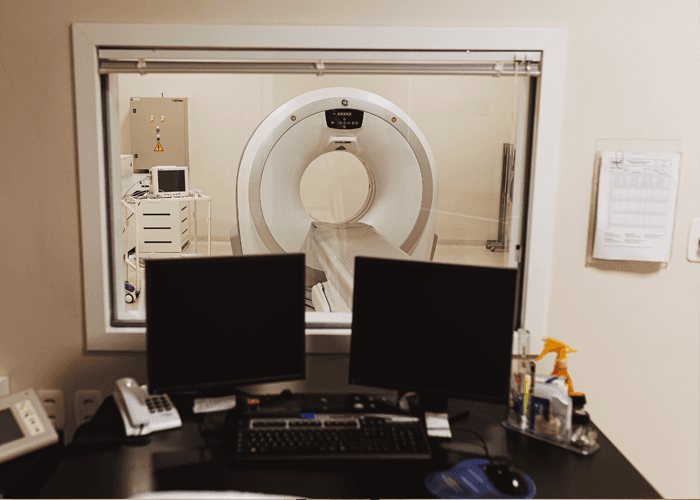 Sala de controle para tomografia computadorizada