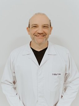 MD. Rodrigo Fernandes Schmitz